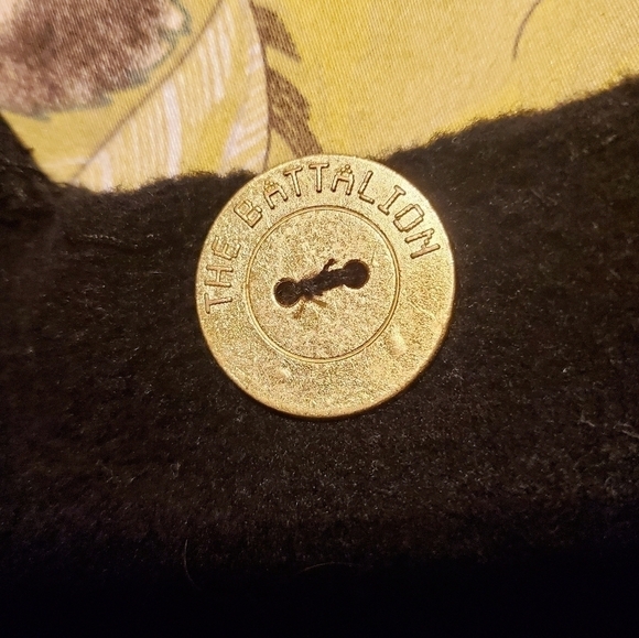 The Battalion | Off Shoulder Sweatshirt - Picture 6 of 6